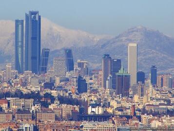 El inmobiliario español recibe grandes sumas de dinero, sin que la demanda ocupacional se dinamice