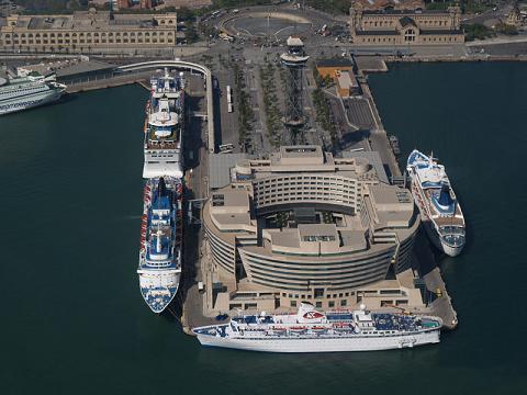 El Puerto de Barcelona pone en venta el World Trade Center