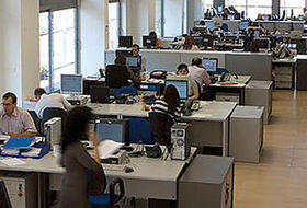 La demanda de oficinas se reactiva en Valencia y detiene la caída de los precios de alquiler en la ciudad