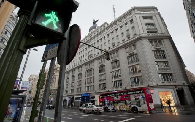 Amancio Ortega compra el edificio Gran Vía 32 en el centro de Madrid