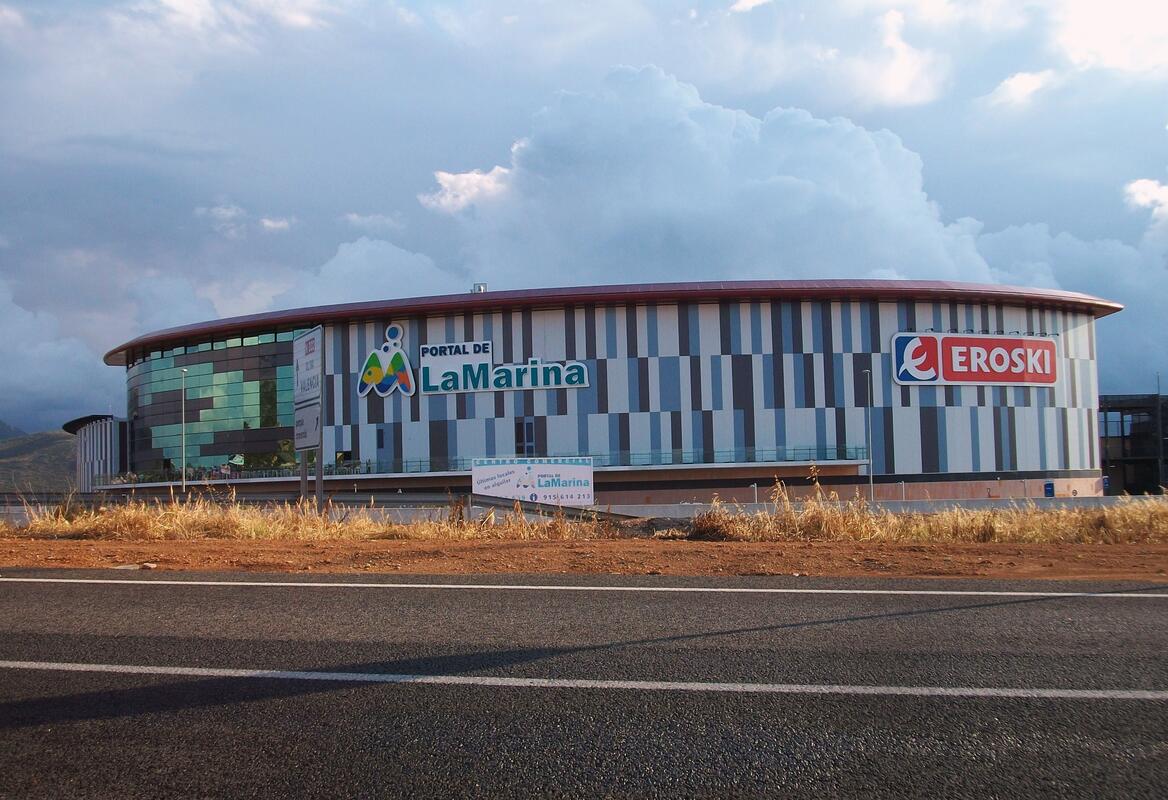 Lar completa la adquisición de un hipermercado en Alicante
