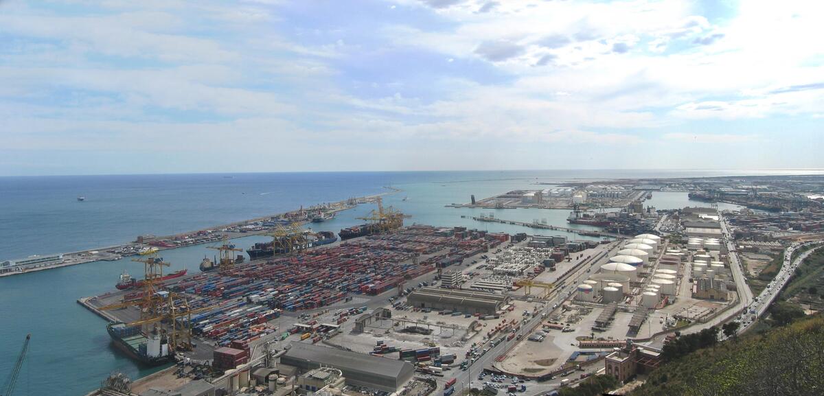 Merlín compra a Saba mas del 30% de la zona logística del Puerto de Barcelona