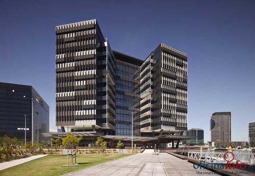Offices to let in Edif. Flor