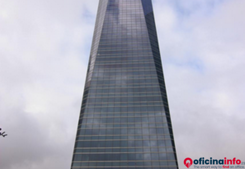 Offices to let in Torre de Cristal