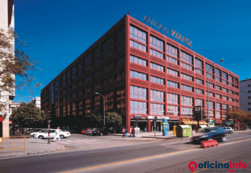 Offices to let in Edificio Viapol