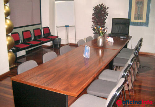 Offices to let in Centro Empresarial