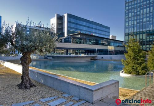 Offices to let in Vía de los poblados 3