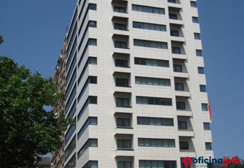 Offices to let in Alquiler de Oficina en Avda. General Perón, 27. Madrid